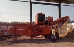 江蘇美尚生態(tài)景觀公司采購一臺(tái)木霸克工業(yè)級(jí)粉碎機(jī)2600